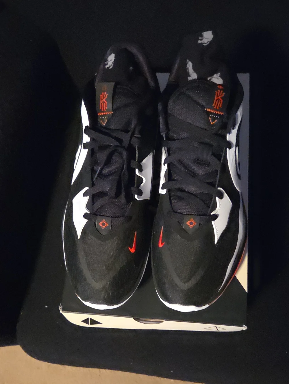 Nike Men's Black White and Red Basketball Sneakers